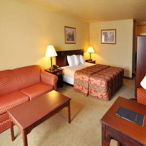 Hilltop Inn&Suites Greenbrier Zimmer foto
