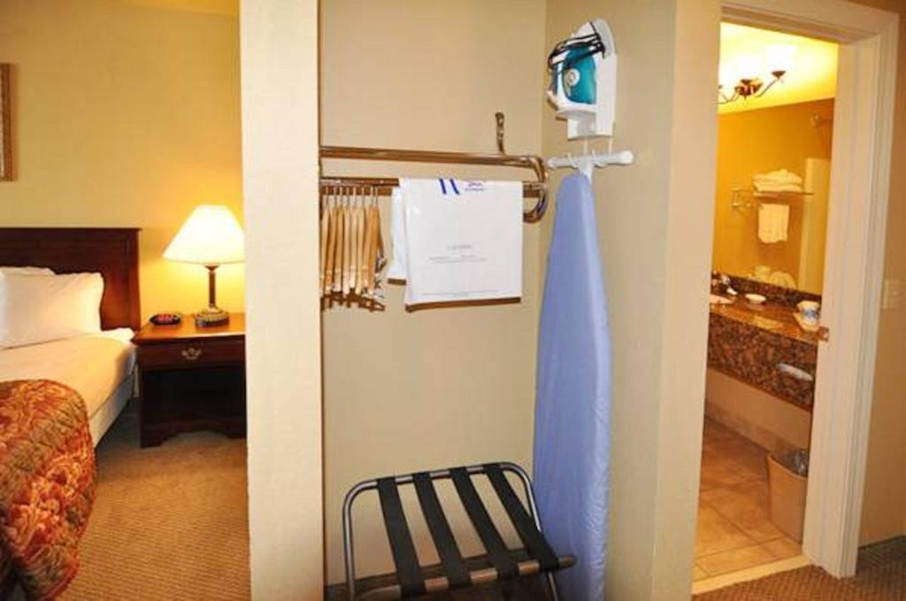 Hilltop Inn&Suites Greenbrier Zimmer foto