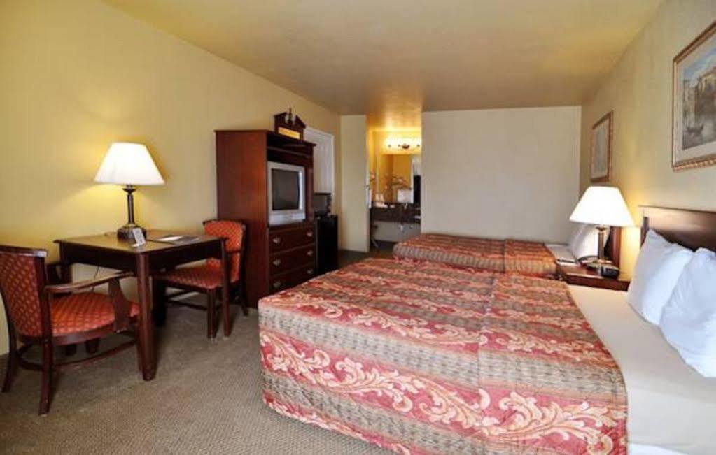 Hilltop Inn&Suites Greenbrier Exterior foto